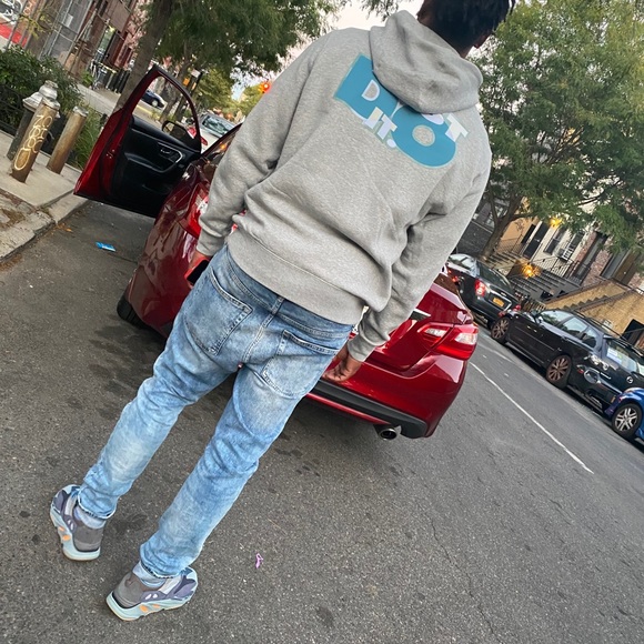 Meet your Posher, Travis - Picture 1 of 1